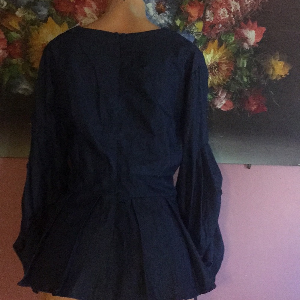 Beautiful blouse - Picture 4 of 7